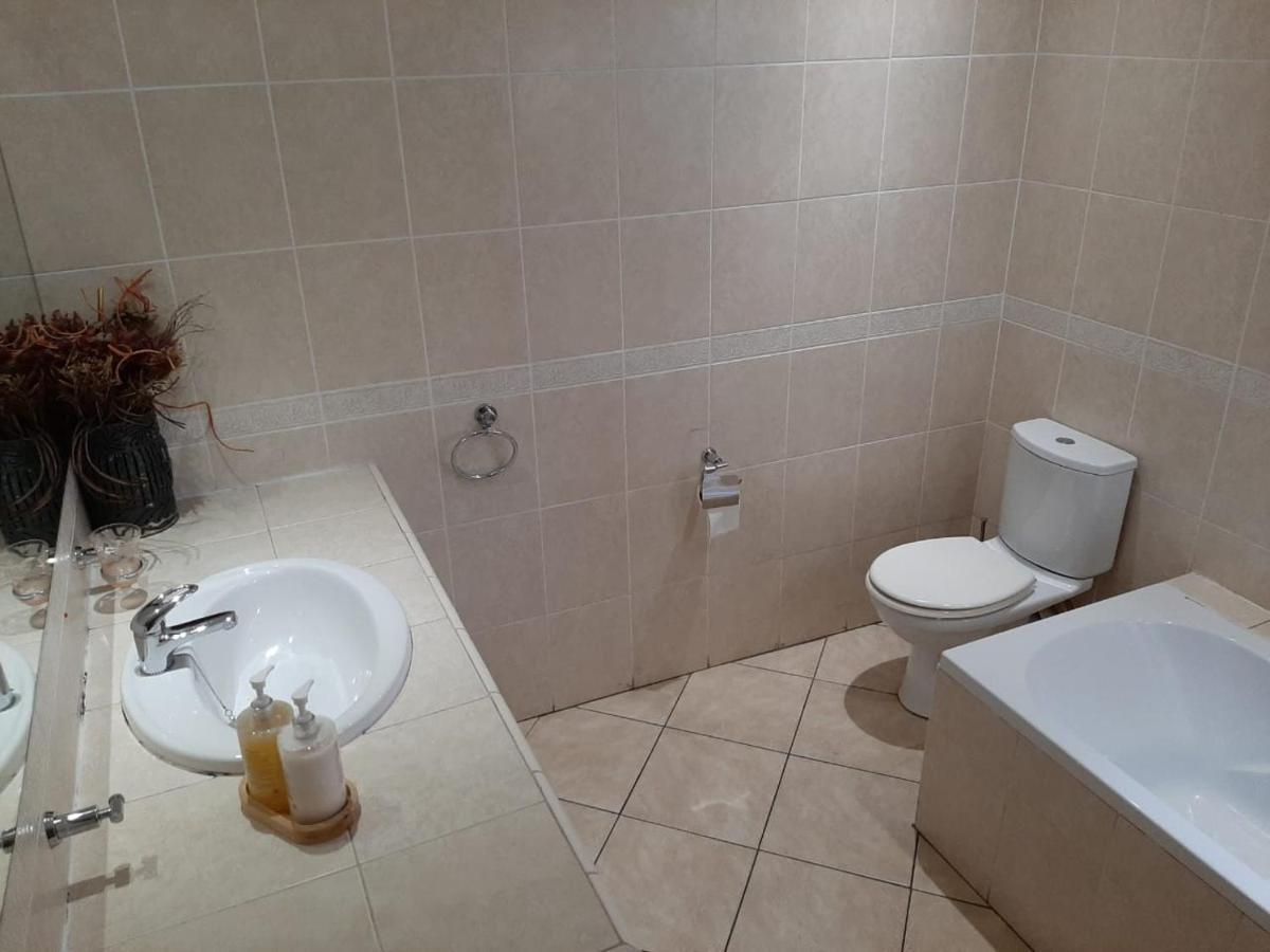 The Lakehouse Guest House Brakpan Vliegveld Εξωτερικό φωτογραφία