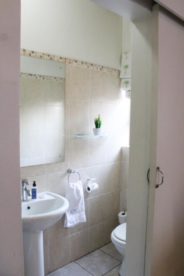 The Lakehouse Guest House Brakpan Vliegveld Εξωτερικό φωτογραφία