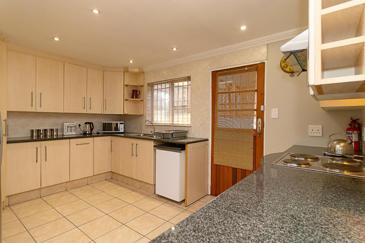 The Lakehouse Guest House Brakpan Vliegveld Εξωτερικό φωτογραφία
